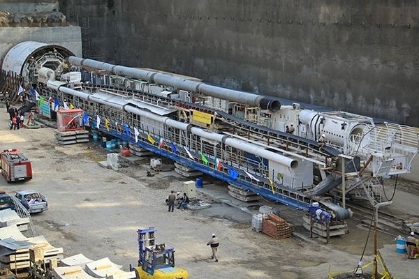 اتمام پروژه انتقال قطعات بزرگ دستگاه حفار قطار شهری مشهد ۱۰ روز زودتر