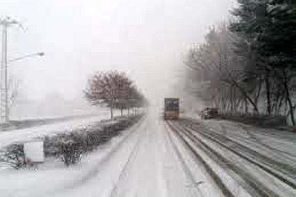 بارش برف در قوچان/وزش باد و کاهش دمای هوا در خراسان رضوی ادامه دارد