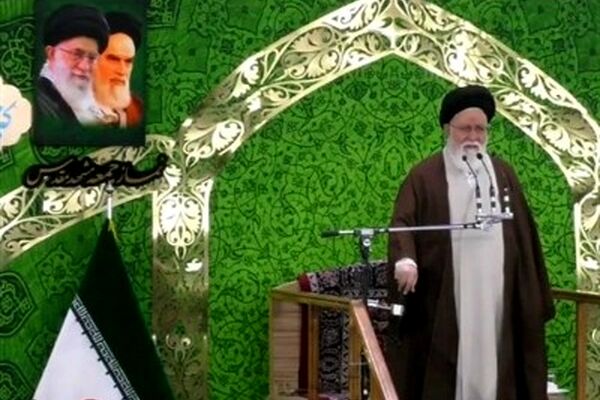شکل‌گیری انقلاب اسلامی ایران در میان همه ملت‌های دنیا بی نظیر است