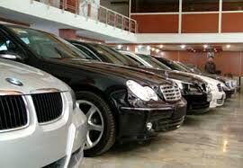 کاهش 15 درصدی قیمت خودروهای خارجی/بازار معاملات راکد است 
