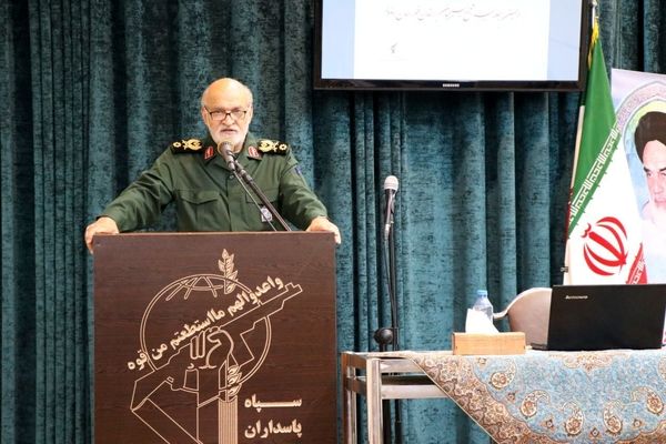 سپاه حافظ دستاوردهای انقلاب است