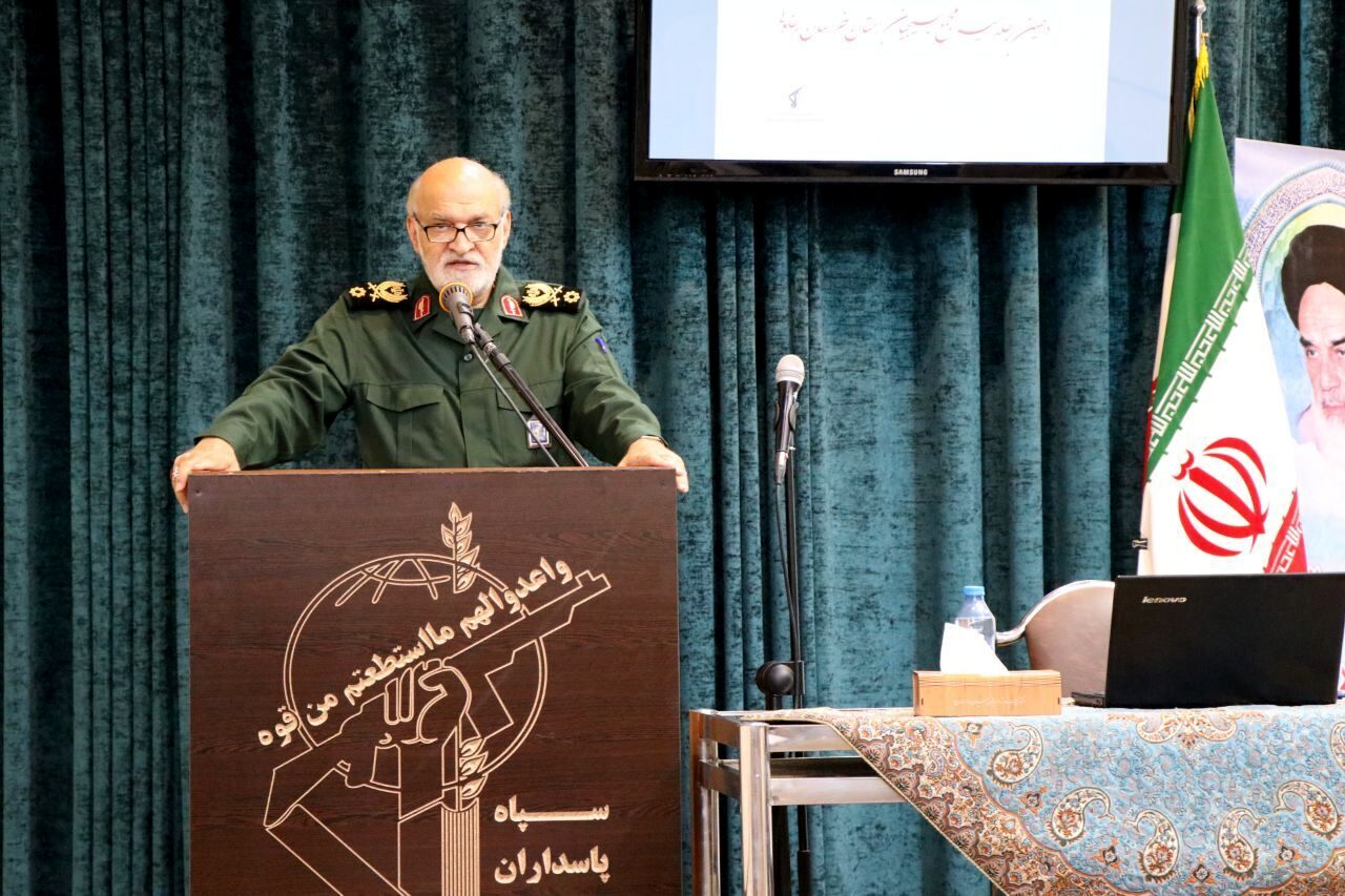 سپاه حافظ دستاوردهای انقلاب است