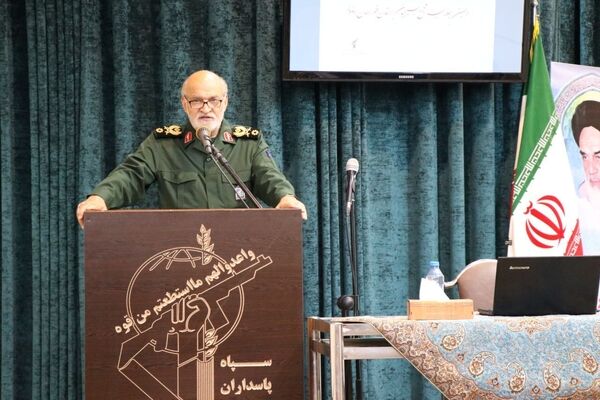 سپاه حافظ دستاوردهای انقلاب است