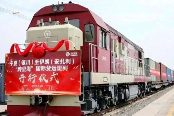 گذرگاه ریلی سرخس ظرفیت مناسبی برای ترانزیت بین چین و ایران است