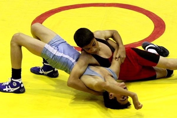 آغاز مسابقات قهرمانی کشتی دانش آموزان در مشهد