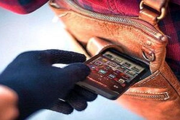 کاهش چشمگیر آمار موبایل‌قاپ‌ها و اراذل و اوباش در خراسان رضوی