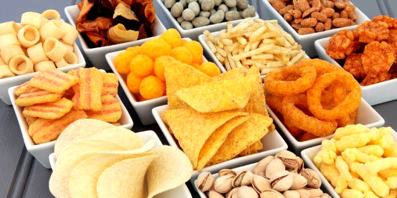 ۲ کارگاه تولیدی غیرمجاز پفک در مشهد مهر و موم شد