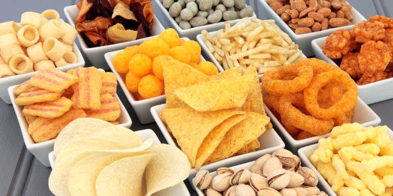 ۲ کارگاه تولیدی غیرمجاز پفک در مشهد مهر و موم شد