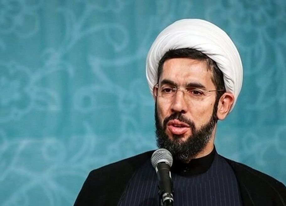 خود را باید برای امتحان بزرگی که مقدمه ورود به عرصه مدیریت عالم است، آماده کنیم
