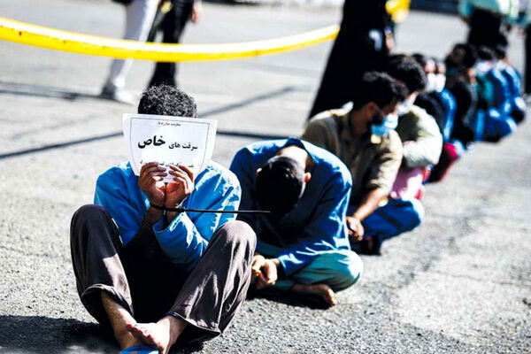 سرقت ۱۰۰میلیاردی با تهدید کلت کمری