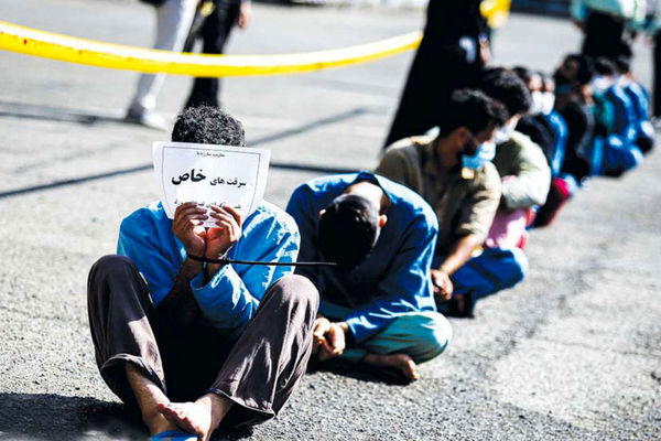 سرقت ۱۰۰میلیاردی با تهدید کلت کمری