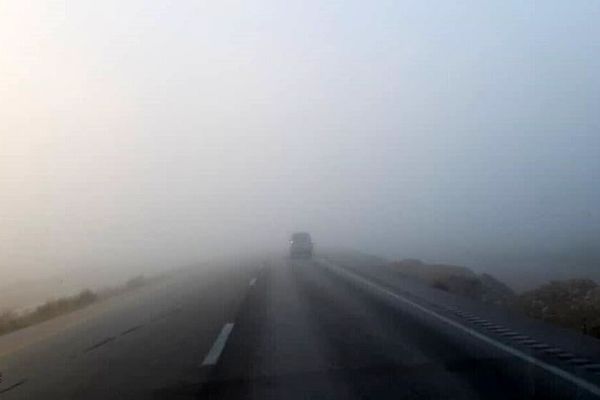 جاده‌های خراسان رضوی برفی و مه آلود است