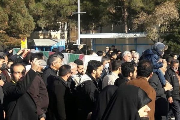 پیکر مطهر شهید گمنام دفاع مقدس در دانشکده علوم پزشکی مشهد تشییع شد