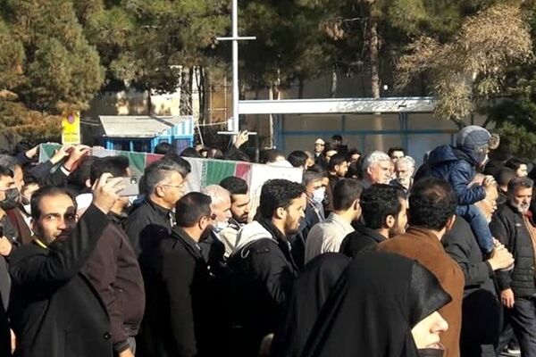 پیکر مطهر شهید گمنام دفاع مقدس در دانشکده علوم پزشکی مشهد تشییع شد