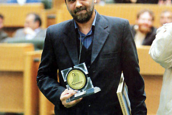 موانعی که ۲۰ سال پیش در برابر دکتر آشتیانی بود، امروز هم مقابل پژوهشگران است