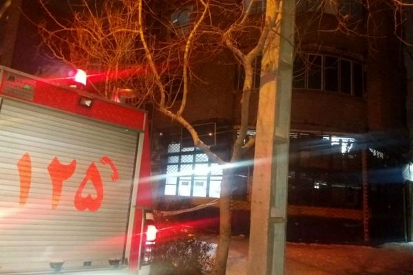 نجات یک کودک در پی حریق ساختمان مسکونی در بولوار مجلسی مشهد