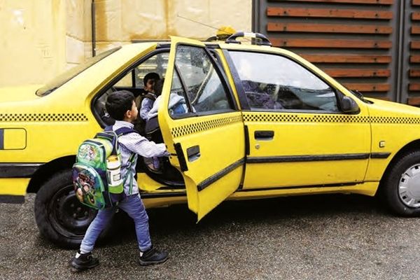 تصادف سرویس مدرسه در مشهد منجر به فوت یک دانش‌آموز شد