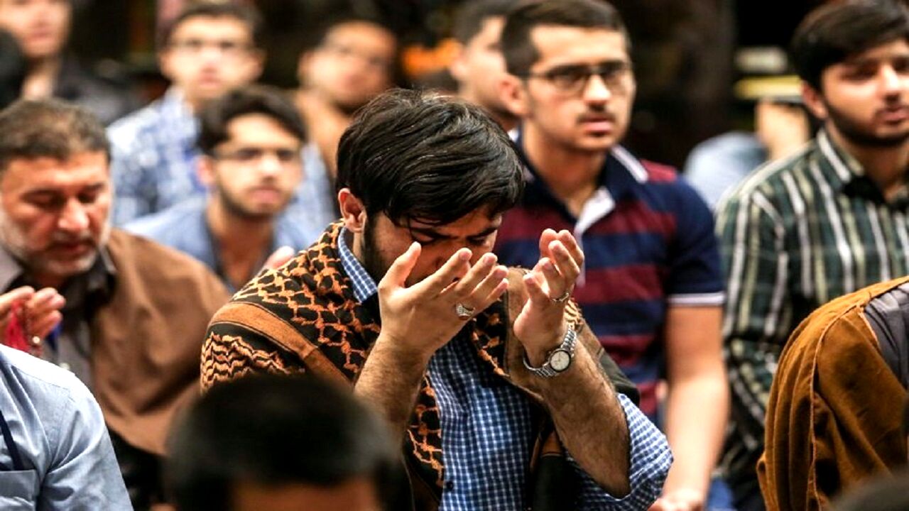 برگزاری مراسم اعتکاف دانشجویان با شعار اقتدار معنوی در مشهد