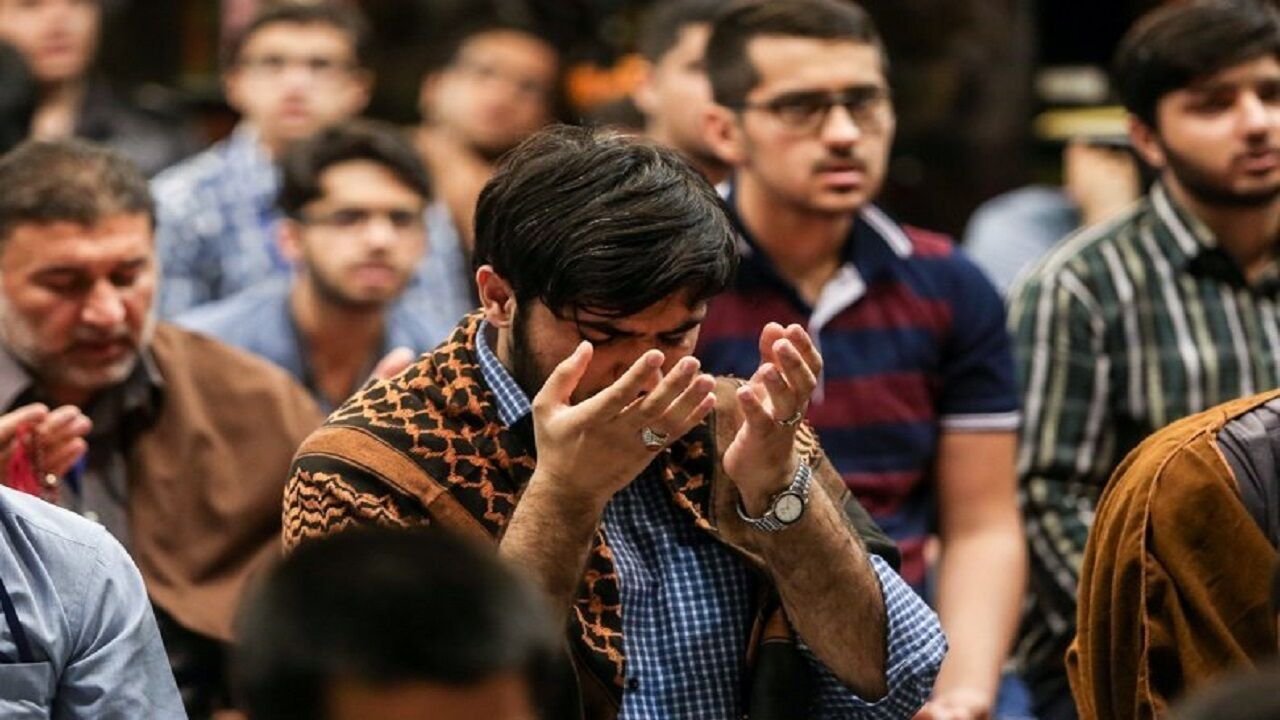 برگزاری مراسم اعتکاف دانشجویان با شعار اقتدار معنوی در مشهد