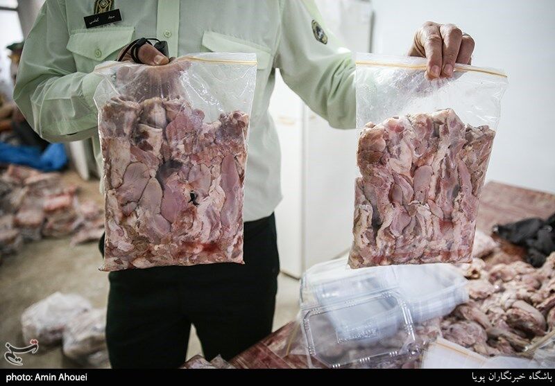 کشف و توقیف ۱.۵ تن گوشت فاسد در مشهد