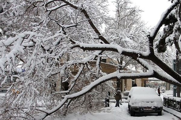 برف و باران در جاده‌های خراسان رضوی شدت گرفت