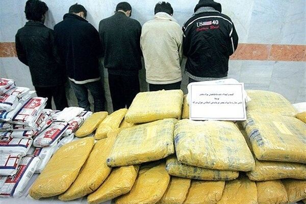 دستگیری اعضای باند توزیع کننده مواد مخدر در بوستان های مشهد