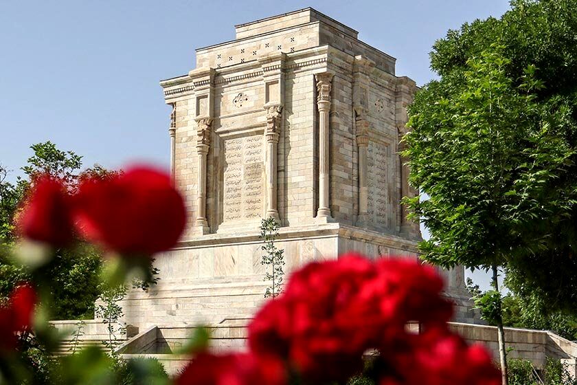 میزبانی آرامگاه فردوسی از ۱۵۰ هزار مسافر نوروزی