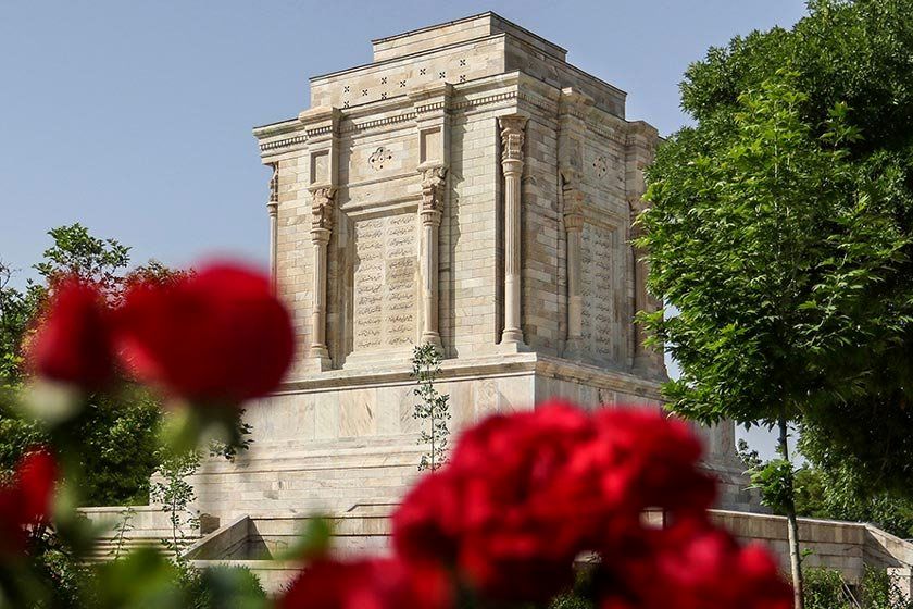 میزبانی آرامگاه فردوسی از ۱۵۰ هزار مسافر نوروزی