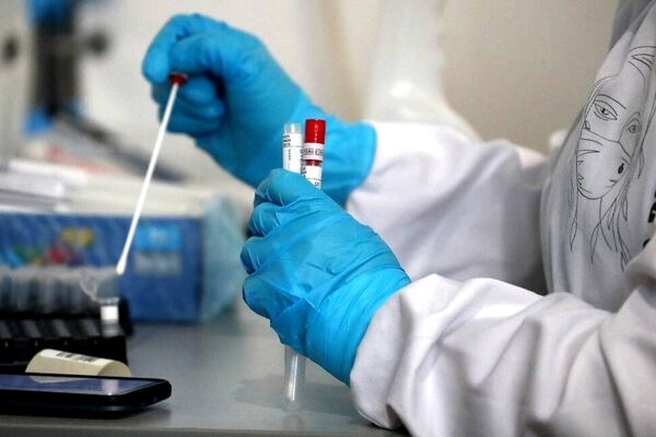 نتایج ۳۰ درصد آزمایش‌های کرونا در خراسان رضوی مثبت است