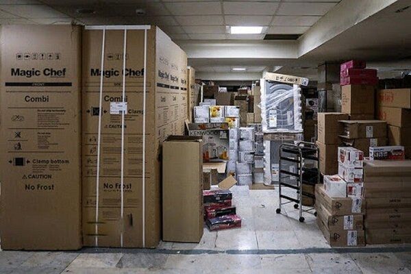 مدیرکل تعزیرات حکومتی خراسان رضوی از کشف انواع لوازم خانگی احتکار شده در یک انبار و محکومیت میلیاردی متخلف محت
