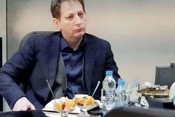 انتقاد بابک زنجانی از سیاست‌های اقتصادی یک‌شبه و عملکرد بانک‌ مرکزی