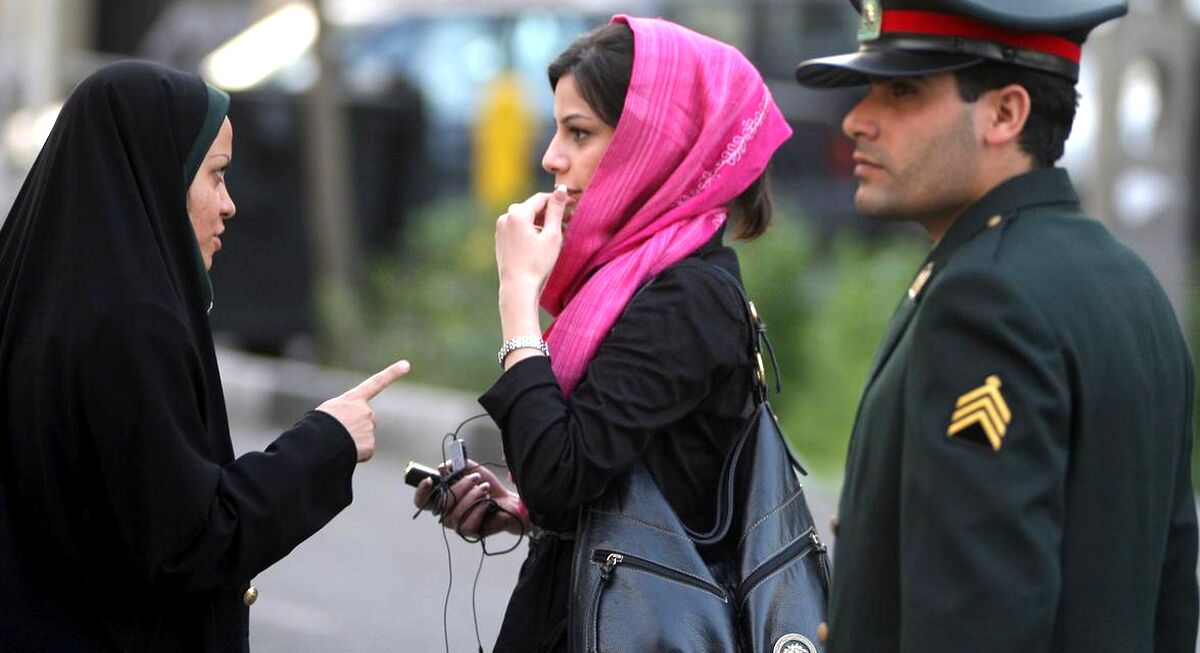 قانون عفاف و حجاب، جنگ ایرانی و افغانی راه می اندازد/ کدام آدم بی عقل یا نفوذی اجازه تذکر اتباع بیگانه به زنان ایرانی را وارد قانون می کند؟