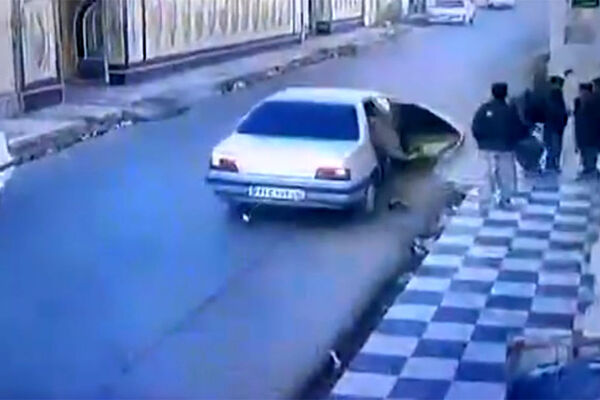 ربودن 2 دانش آموز در زاهدان/ بچه ها از مدرسه برگشته بودند/ ویدئو