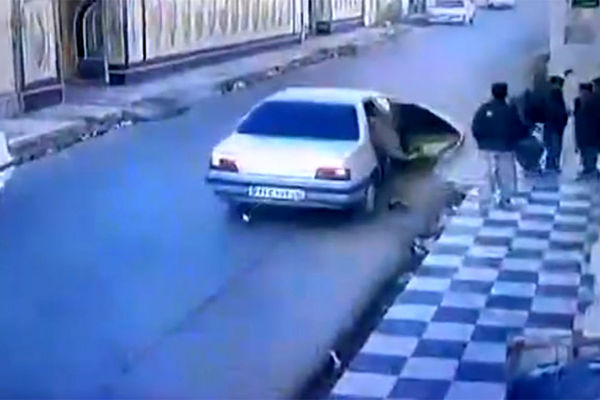 ربودن 2 دانش آموز در زاهدان/ بچه ها از مدرسه برگشته بودند/ ویدئو