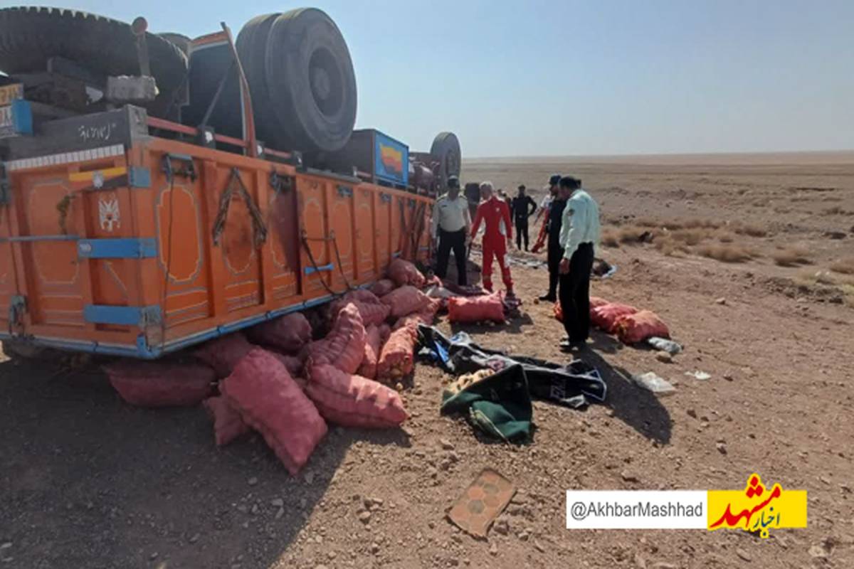 مرگ دلخراش راننده و سرنشین کامیون ده تن در جاده سبزوار