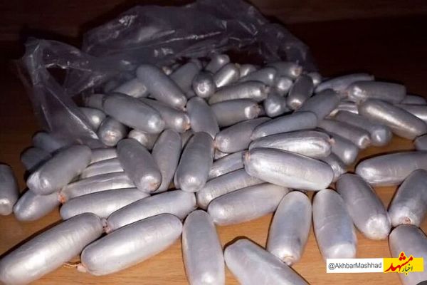متهم به بلع ۸۹۴ گرم هروئین در بردسکن خراسان رضوی دستگیر شد
