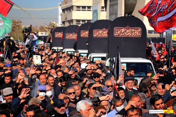  تشییع پیکر مطهر ۱۳ شهید گمنام دوران دفاع مقدس در مشهد