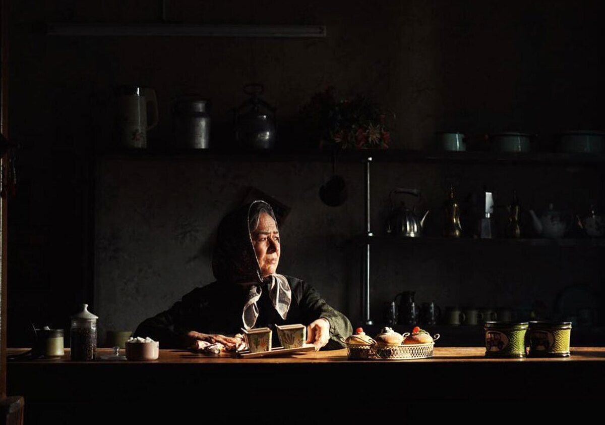 نگاهی به فیلم «کافه سلطان» با بازی سجاد بابایی | وقتی جنگ به دل خانواده می‌رسد