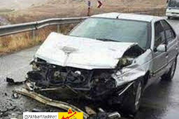 برخورد مرگبار پژوپارس با تیر برق با 2 کشته و یک مجروح