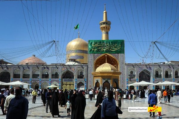 وقتی گنبد طلای رضا با نور علی روشن‌تر می‌شود