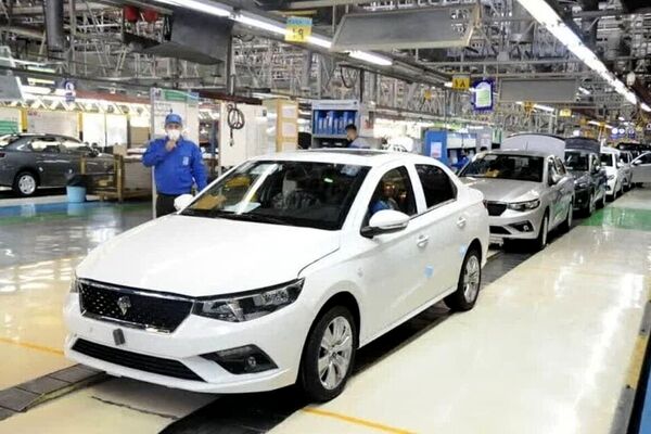 با وجود مخالفت وزارت صمت؛ قیمت‌های جدید ایران‌خودرو اصلاح نمی‌شود!