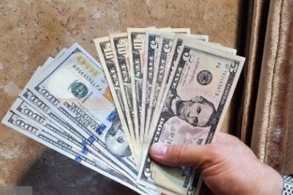 ریزش ۲ درصدی قیمت دلار در بازار آزاد مشهد+ علت