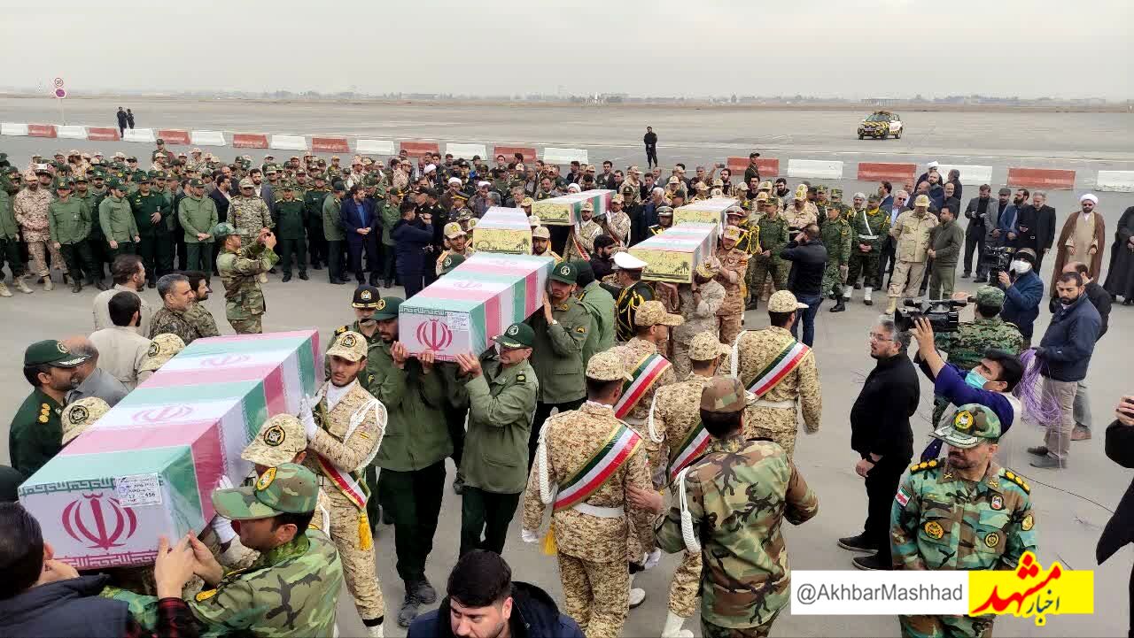 پیکر مطهر ۱۲ شهید گمنام وارد مشهد شد