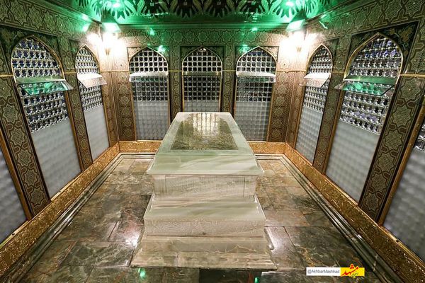 از دل سنگ تا آستان عشق | گفت‌وگو با هنرمند سازنده تزئینات سنگ مضجع مطهر امام‌رضا(ع)
