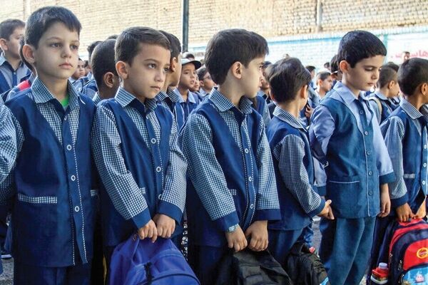 لباس فرم مدارس گران‌تر شد