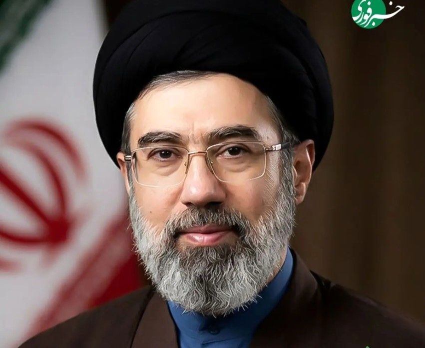 حضرت آیت الله سید مجتبی خامنه ای رهبر معظم انقلاب شدند