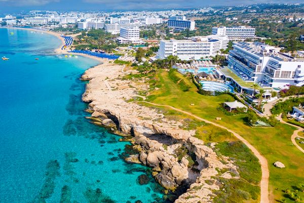 آشنایی با شرایط و مدارک لازم برای دریافت اقامت قبرس شمالی 2024