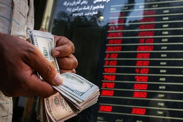 قیمت دلار و یورو در بازار مشهد اعلام شد