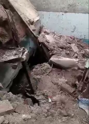 فروریختن یکی از میراث فرهنگی دراثر زلزله