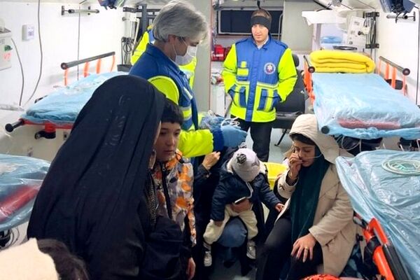 گازگرفتگی ۱۲۰ نفر در یک تالار عروسی در قدمگاه زبرخان